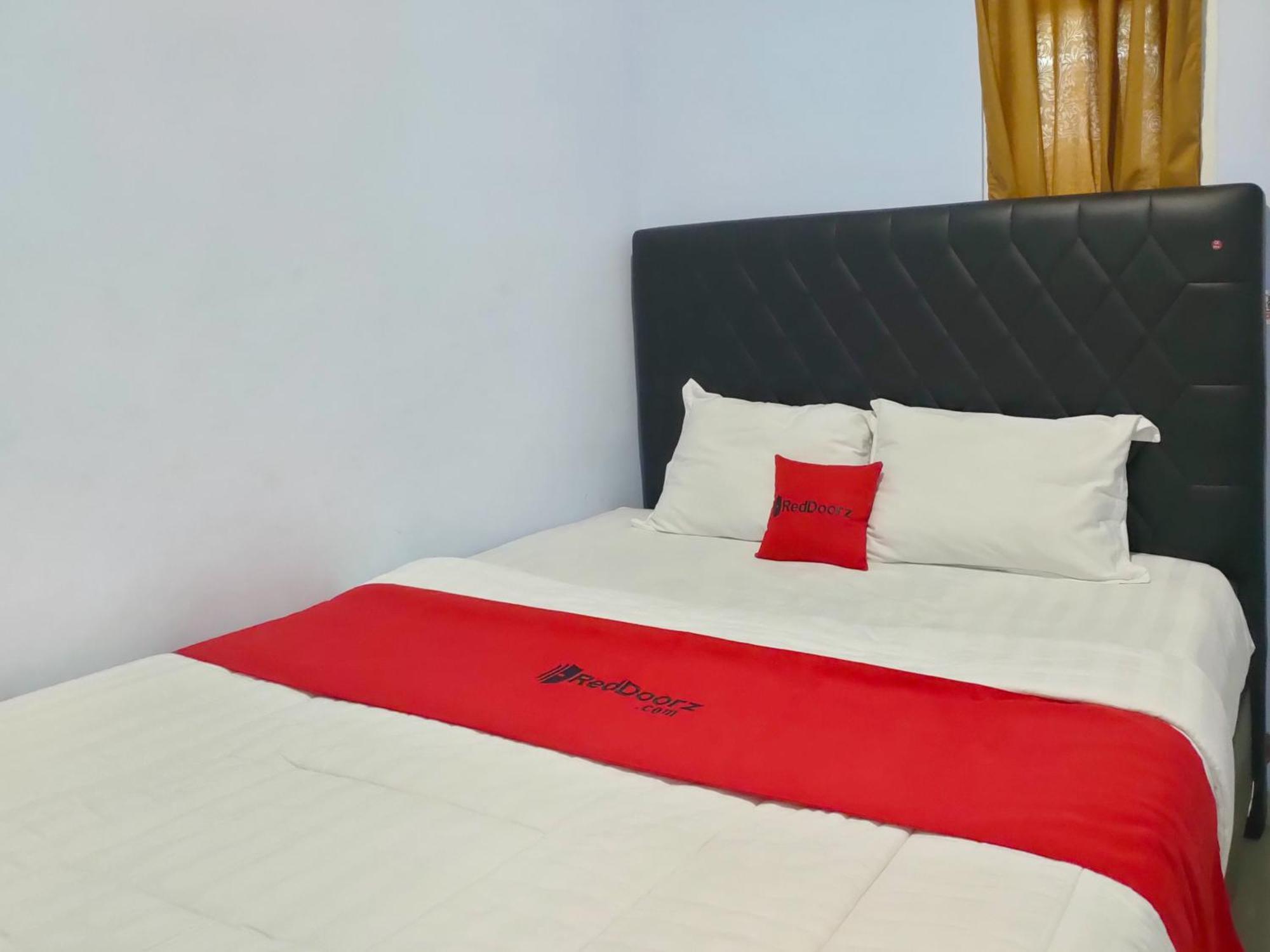 Hotel Reddoorz Syariah Near Stasiun Wates Wates  Esterno foto
