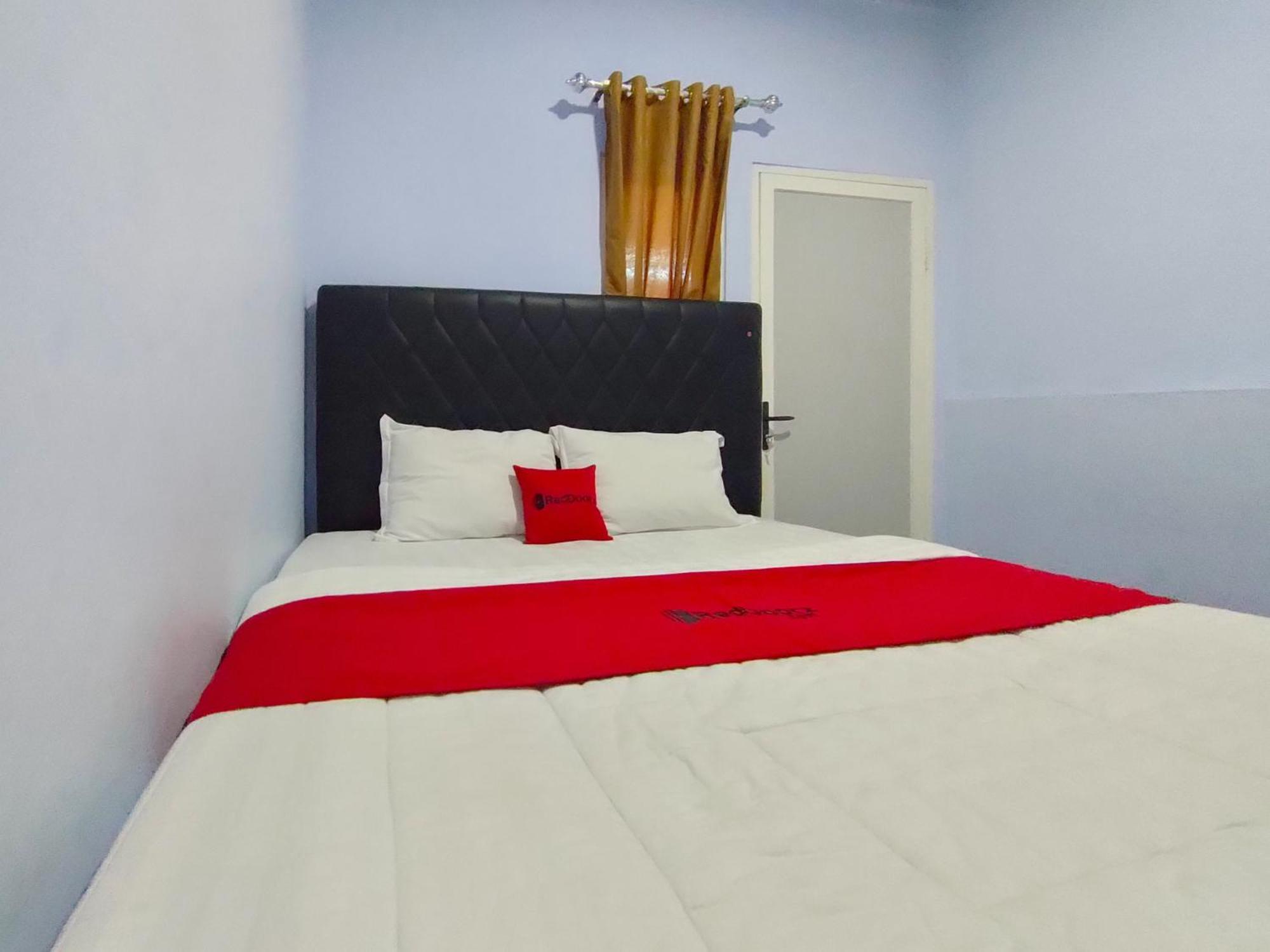 Hotel Reddoorz Syariah Near Stasiun Wates Wates  Esterno foto