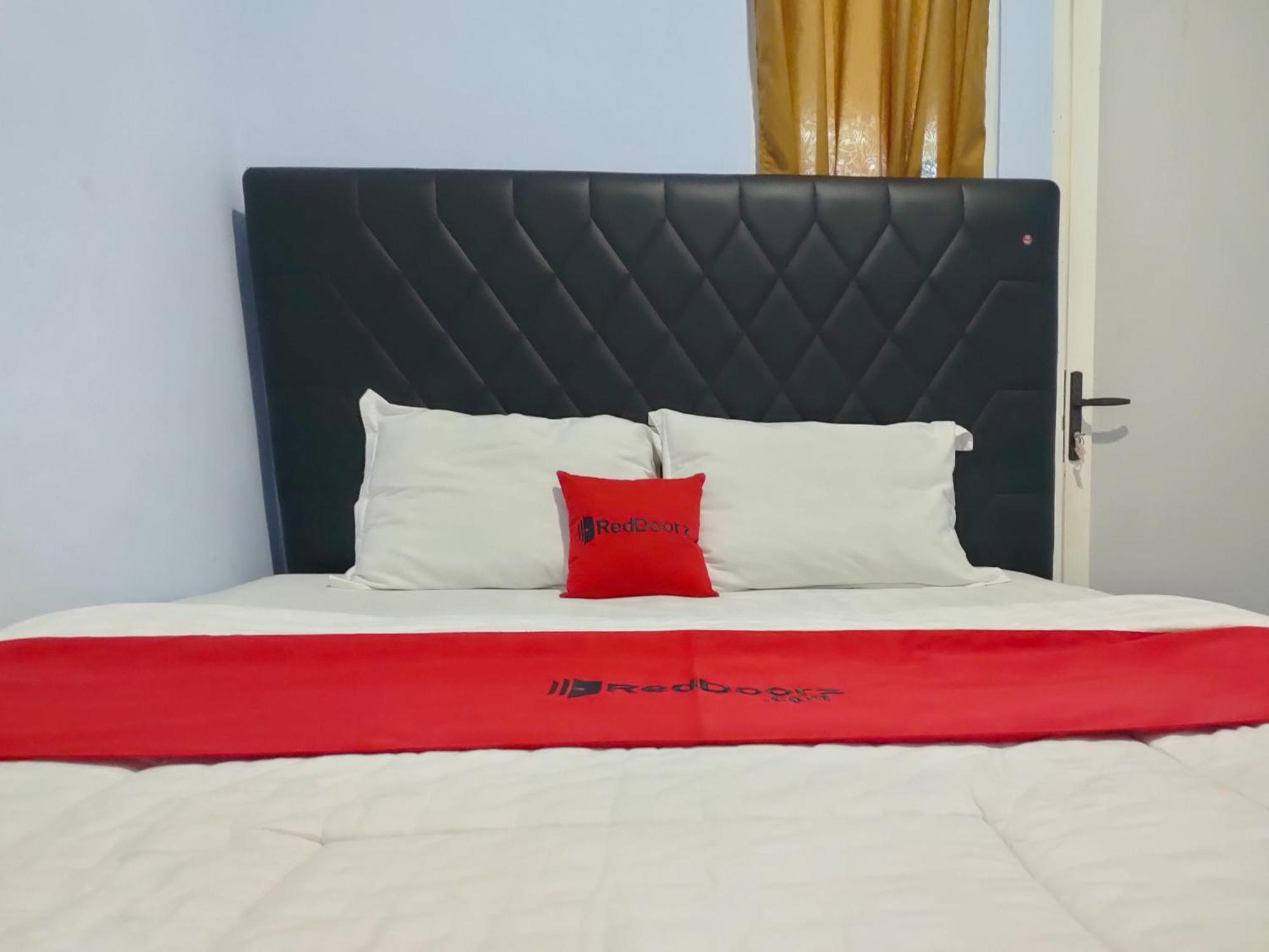 Hotel Reddoorz Syariah Near Stasiun Wates Wates  Esterno foto
