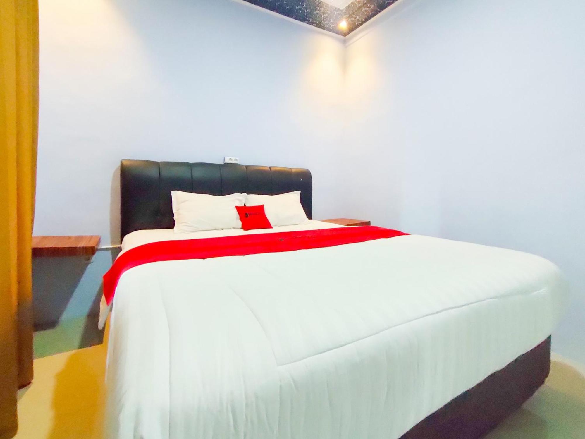 Hotel Reddoorz Syariah Near Stasiun Wates Wates  Esterno foto