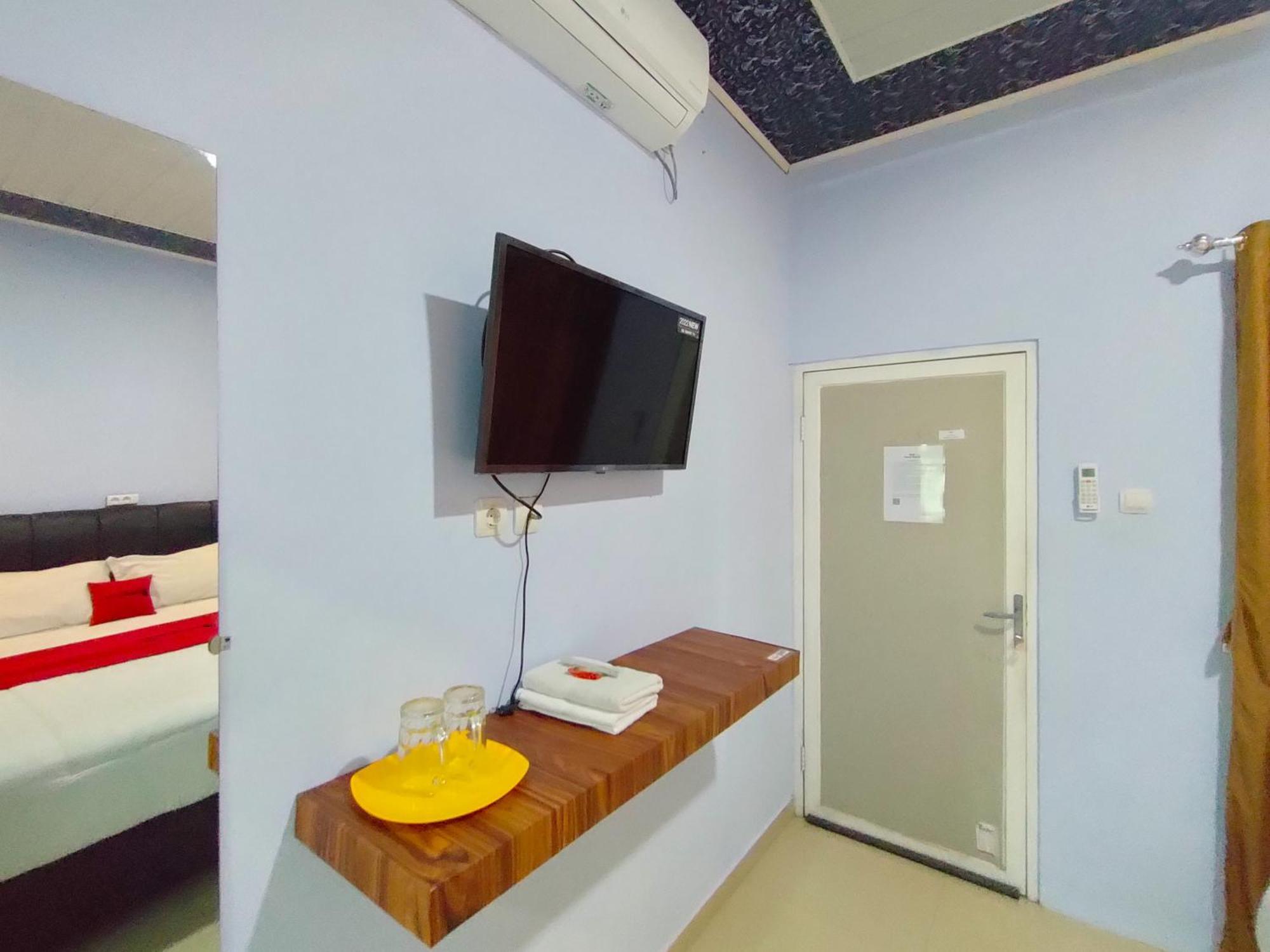 Hotel Reddoorz Syariah Near Stasiun Wates Wates  Esterno foto