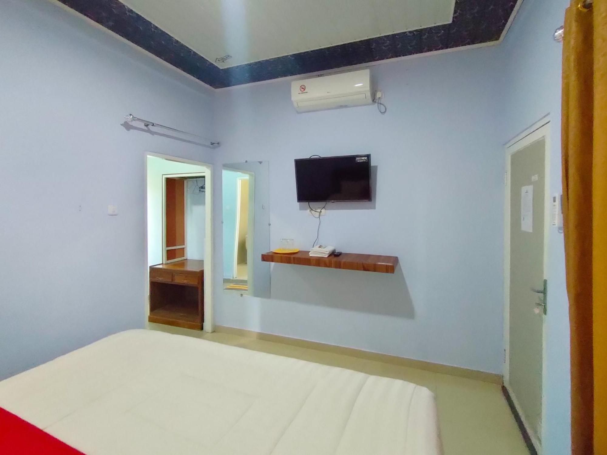 Hotel Reddoorz Syariah Near Stasiun Wates Wates  Esterno foto