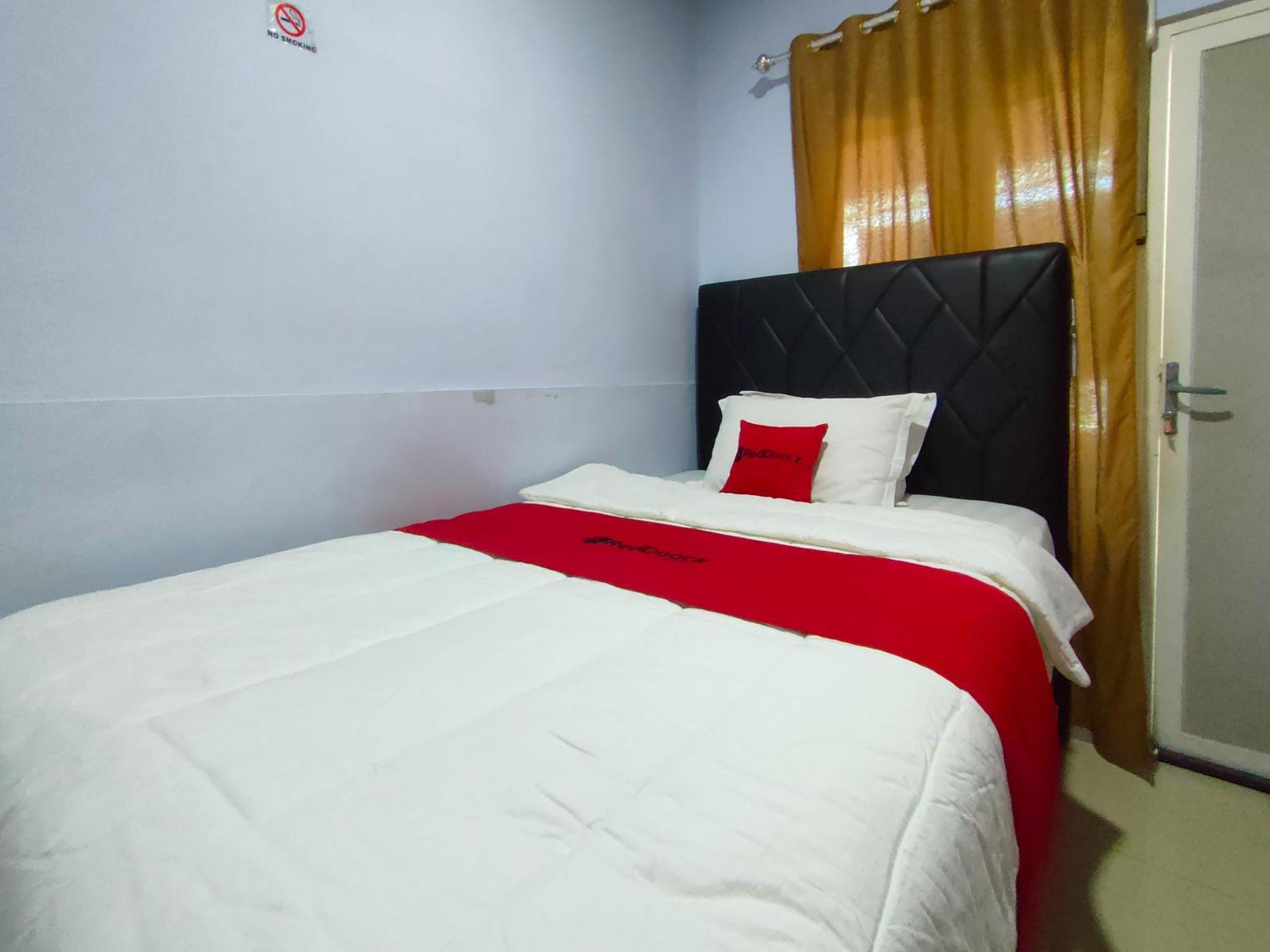 Hotel Reddoorz Syariah Near Stasiun Wates Wates  Esterno foto
